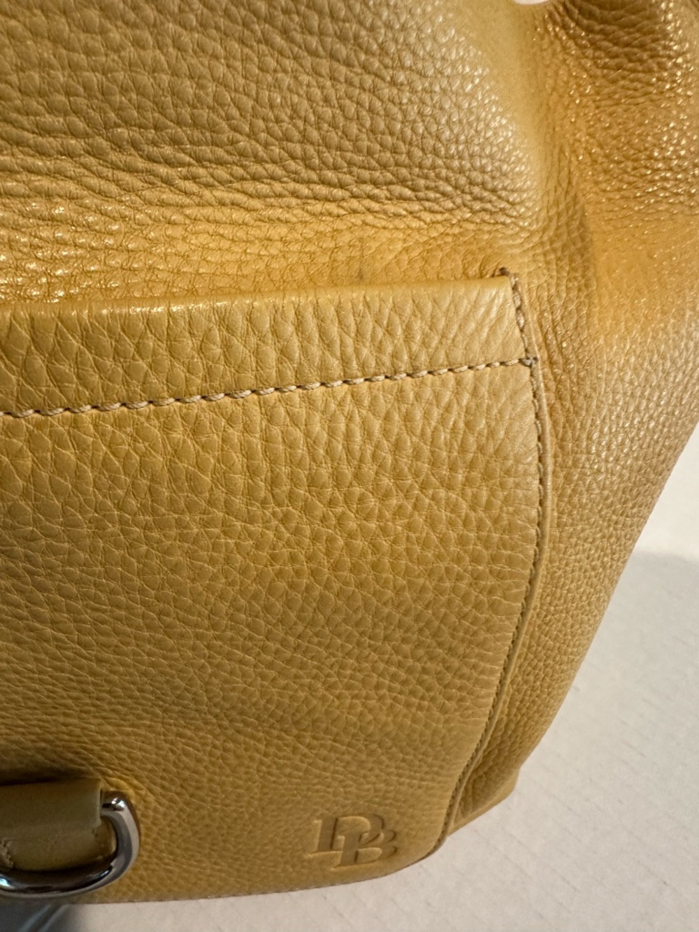 Dooney & Bouke leather Hobo in buttery yellow - Picture 5 of 10
